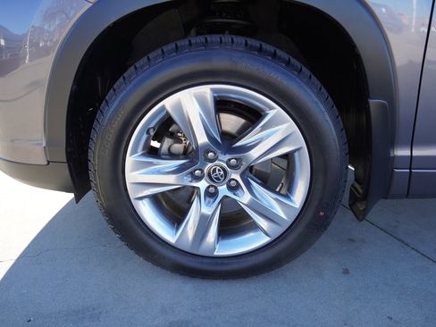Certified 2019 Toyota Highlander Limited image 13