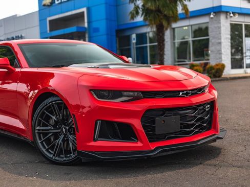 Used 2018 Chevrolet Camaro ZL1 RWD image 3