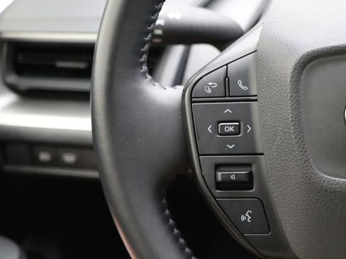 Used 2024 Toyota Prius LE image 19