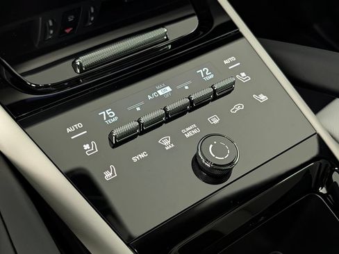 New 2026 Porsche Cayenne Coupe AWD/4WD image 33