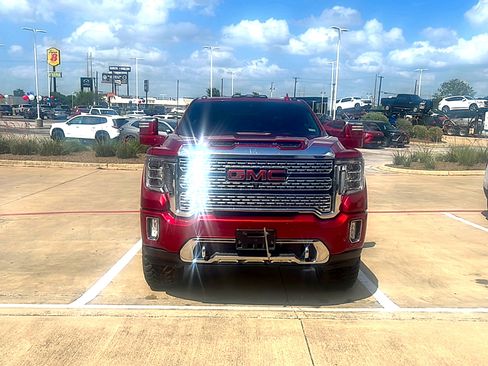 Used 2022 GMC Sierra 2500 Denali AWD/4WD image 2