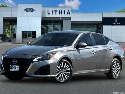Used 2023 Nissan Altima 2.5 SV w/ SV Premium Package