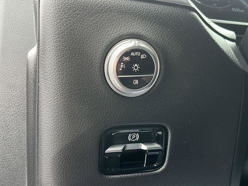 Used 2024 Mercedes-Benz GLC 300 4MATIC image 21