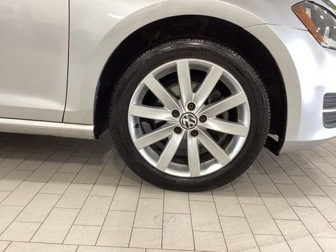 Used 2017 Volkswagen Golf S FWD image 23
