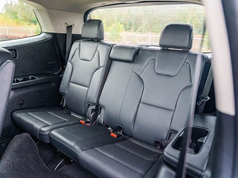 Used 2023 Kia Telluride EX w/ EX Captain's Chair Package image 19