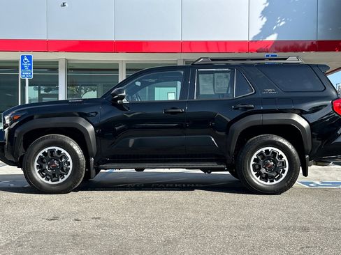 Used 2025 Toyota 4Runner TRD Off-Road Premium AWD/4WD image 7
