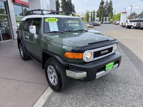 Used 2014 Toyota FJ Cruiser 4WD w/ Convenience Package image 8
