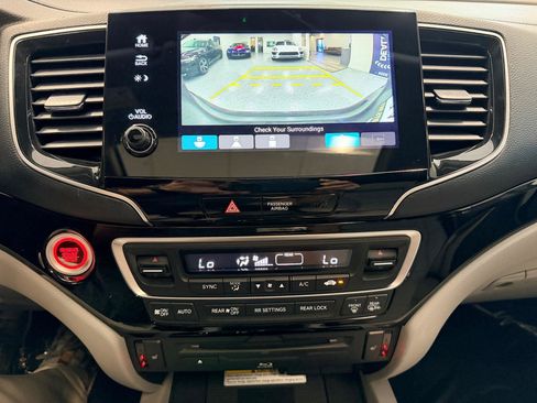 Used 2021 Honda Pilot Touring image 45