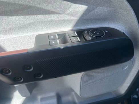 Used 2023 Ford Maverick XLT image 13