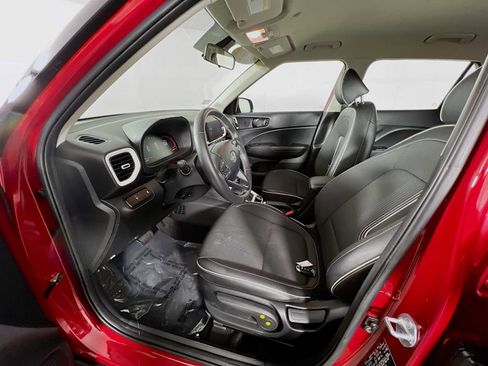 Certified 2023 Hyundai Venue Limited w/ Cargo Package FWD image 22