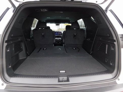 New 2026 Chevrolet Traverse LT w/ Driver Confidence Package FWD image 25