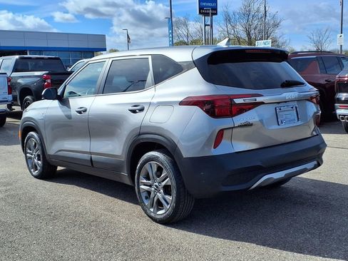 Used 2022 Kia Seltos LX AWD/4WD image 6