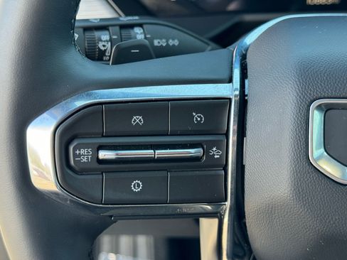 Used 2025 GMC Acadia Elevation w/ Elevation Premium Package image 22