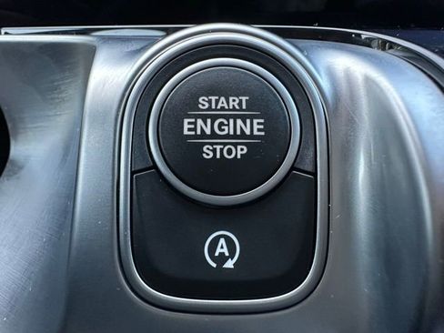 Used 2025 Mercedes-Benz GLB 250 4MATIC image 25