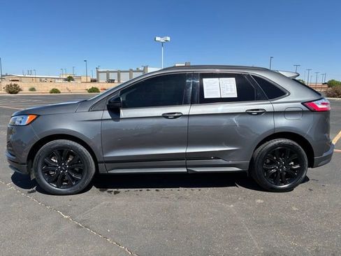 Used 2022 Ford Edge SE w/ Black Appearance Package AWD/4WD image 3