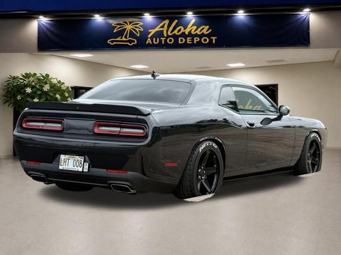Used 2015 Dodge Challenger R/T Scat Pack w/ Leather Interior Group RWD image 5