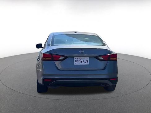 Used 2025 Nissan Altima 2.5 SV image 12