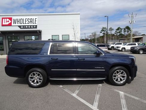 Used 2017 GMC Yukon XL SLT w/ Open Road Package image 3