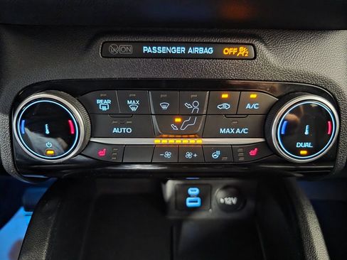 Used 2022 Ford Escape Titanium AWD/4WD image 36