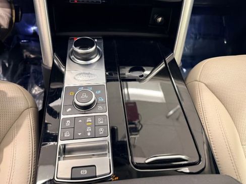 Used 2017 Land Rover Discovery HSE AWD/4WD image 45