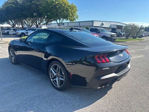 Used 2026 Ford Mustang Coupe RWD image 7