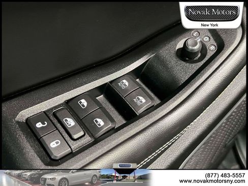 Used 2023 Jeep Grand Cherokee 4WD 4xe image 19