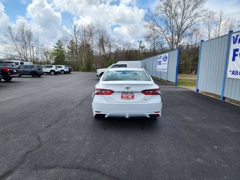 Used 2021 Toyota Camry SE FWD image 4