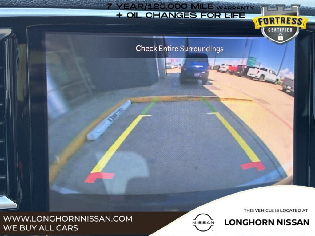 Used 2023 Chrysler Pacifica Touring-L FWD image 14