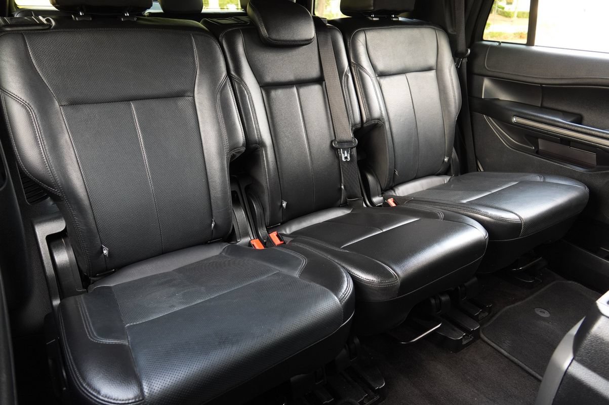 Used 2018 Ford Expedition XLT w/ Equipment Group 201A RWD image 10