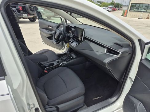 Used 2020 Toyota Corolla LE FWD image 16