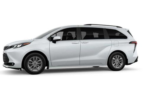 New 2026 Toyota Sienna XLE image 3