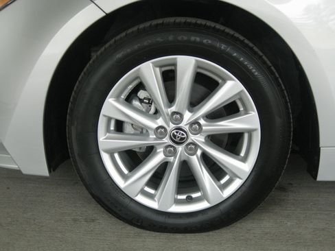 Used 2025 Toyota Corolla LE image 26