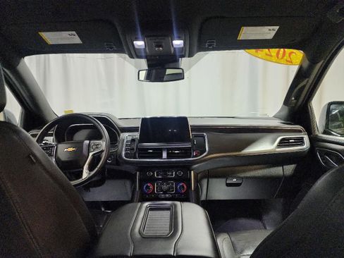 Used 2024 Chevrolet Suburban LT image 18