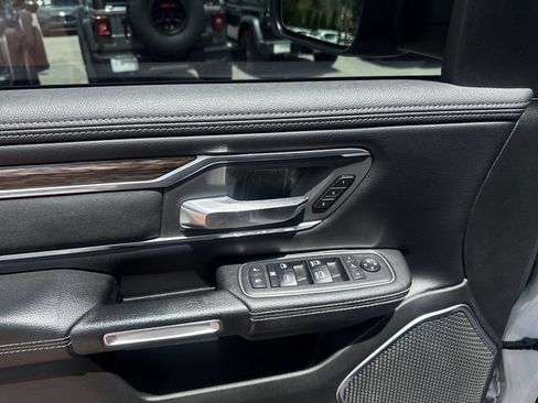 Used 2019 RAM 1500 Laramie AWD/4WD image 13