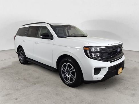 Certified 2025 Ford Expedition Active AWD/4WD image 7