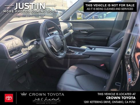 Certified 2025 Toyota Grand Highlander FWD image 3