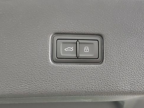 Certified 2023 Audi Q8 Premium w/ Convenience Package image 21