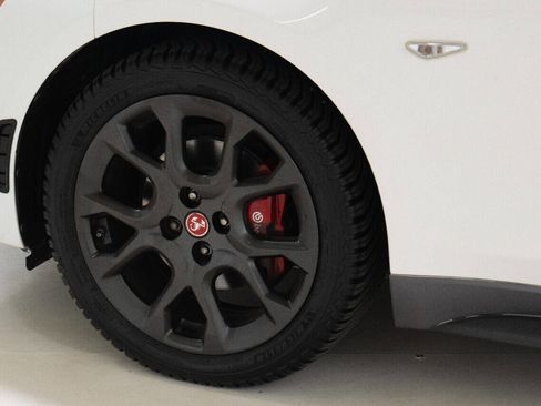 Used 2017 FIAT 124 Spider Abarth image 27