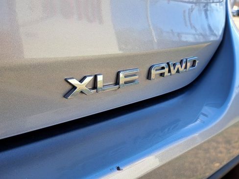 Used 2022 Toyota Highlander XLE image 40