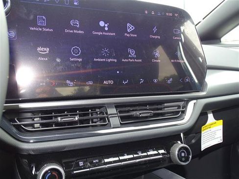 New 2024 Chevrolet Equinox EV RS image 11