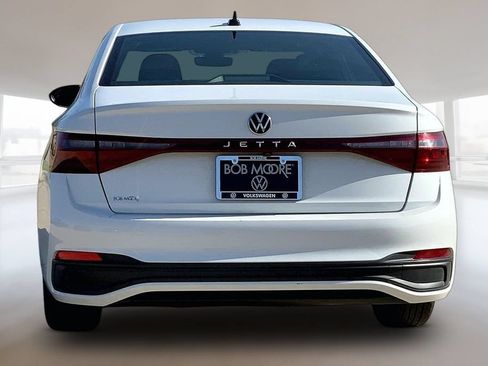 Certified 2025 Volkswagen Jetta Sport FWD image 4