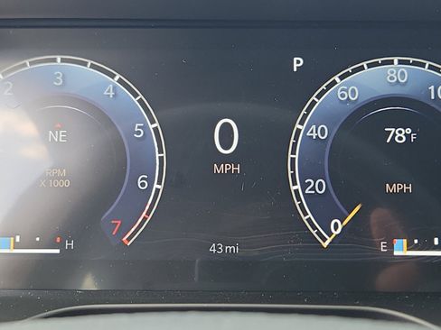 New 2025 Jeep Grand Cherokee L Altitude image 12