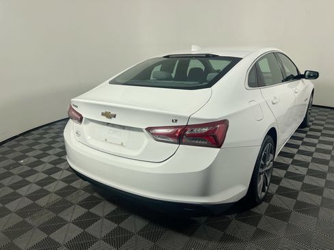 Used 2022 Chevrolet Malibu LT FWD image 3