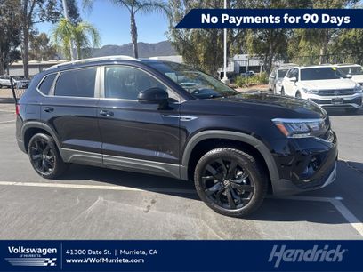 Used 2023 Volkswagen Taos SE w/ Black Wheel Package