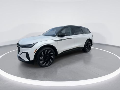 New 2026 Lincoln Nautilus Reserve image 4