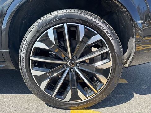 Used 2025 Volvo XC90 B6 Plus image 9