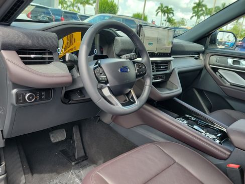 New 2026 Ford Explorer Platinum RWD image 9