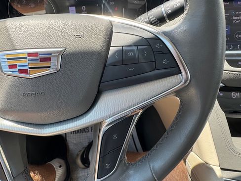 Used 2020 Cadillac XT5 Premium Luxury FWD image 12