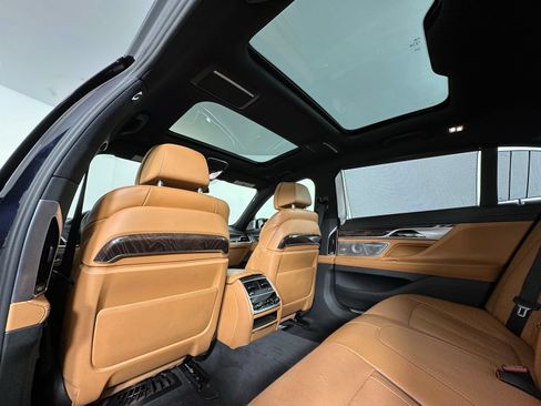 Used 2018 BMW 750i xDrive AWD/4WD image 22