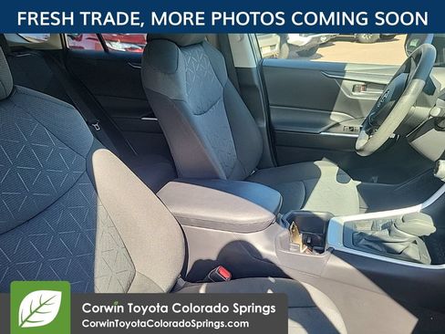 Used 2025 Toyota RAV4 XLE AWD/4WD image 10